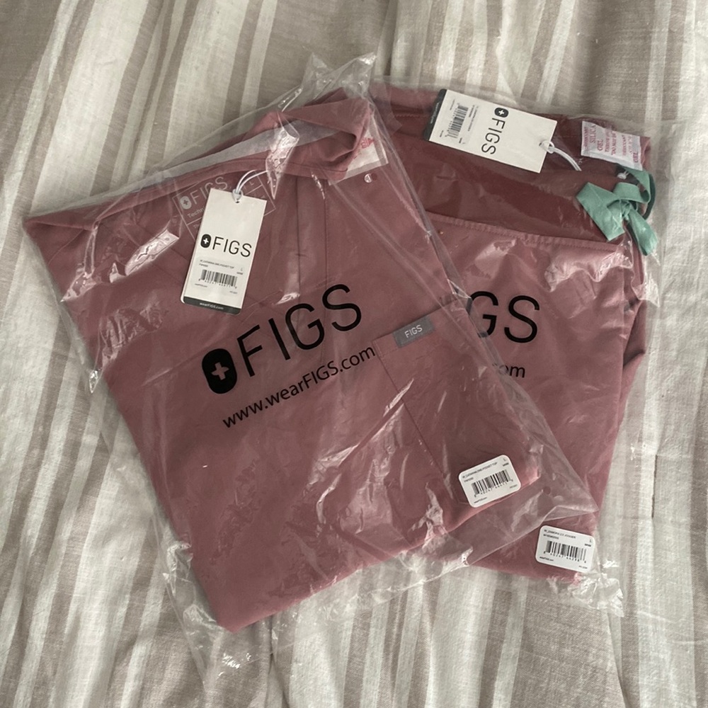 Figs NIB Mineral Mauve Set